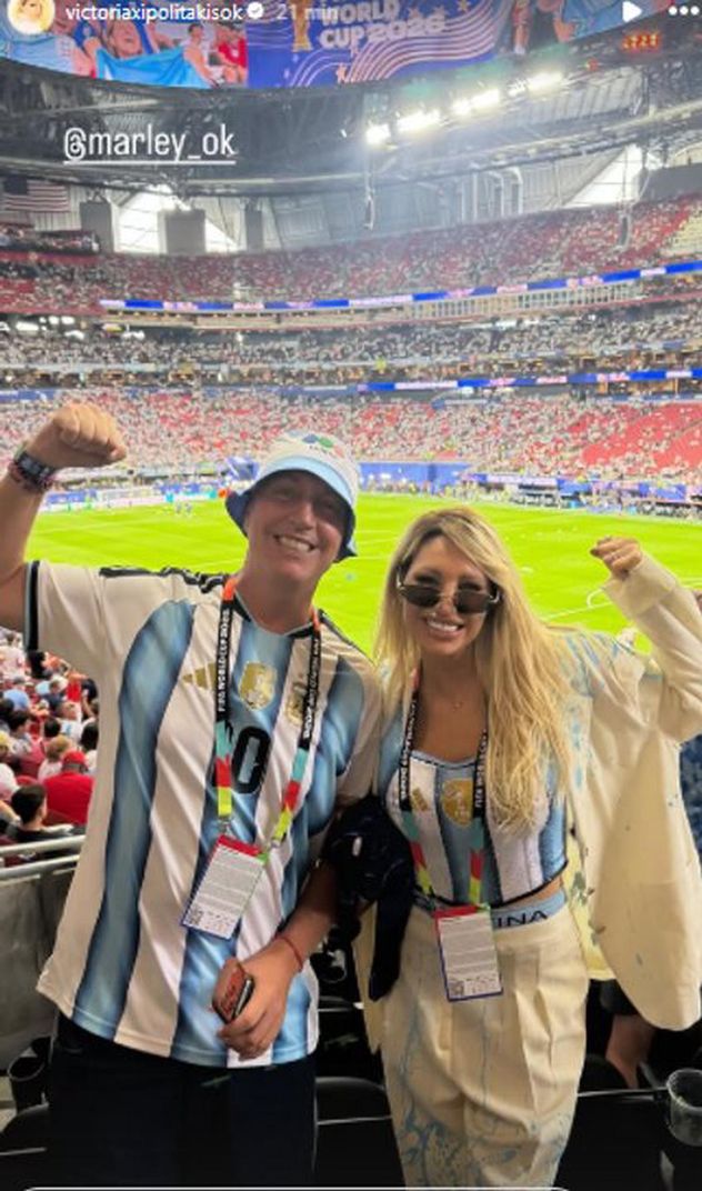 Marley y Vicky Xipolitakis en el partido de Argentina contra Inglaterra.