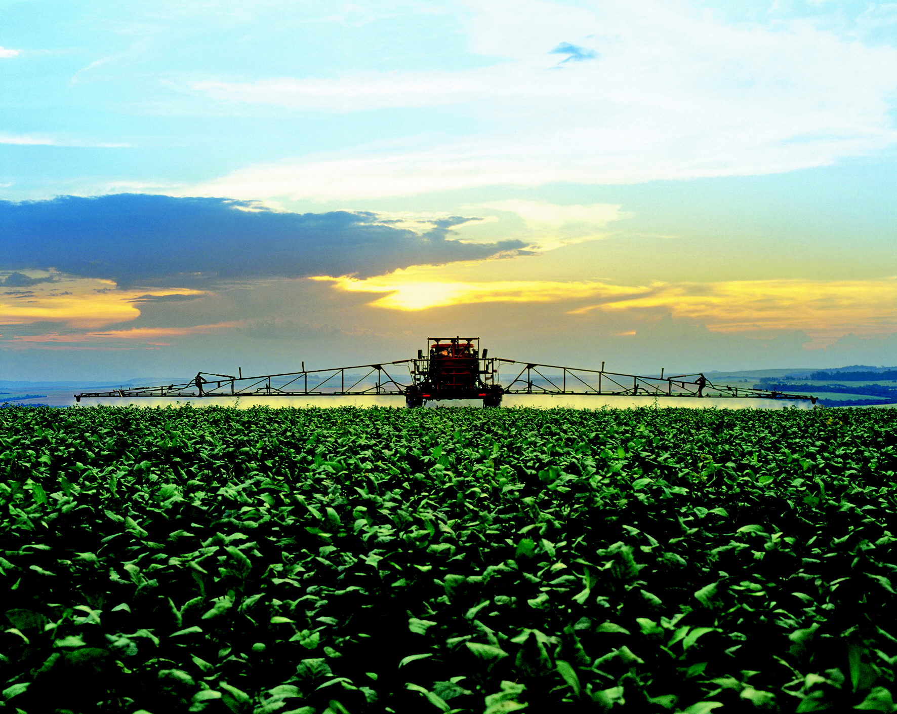 APLICACIONES. Un marco legal nacional en materia de uso de productos fitosanitarios ayudaría a darle previsibilidad a los productores y también a la sociedad urbana.