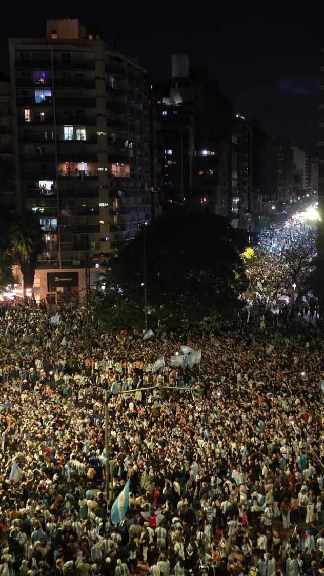 Córdoba estalló por la clasificación de Argentina a la final del Mundial: los festejos en el Patio Olmos.