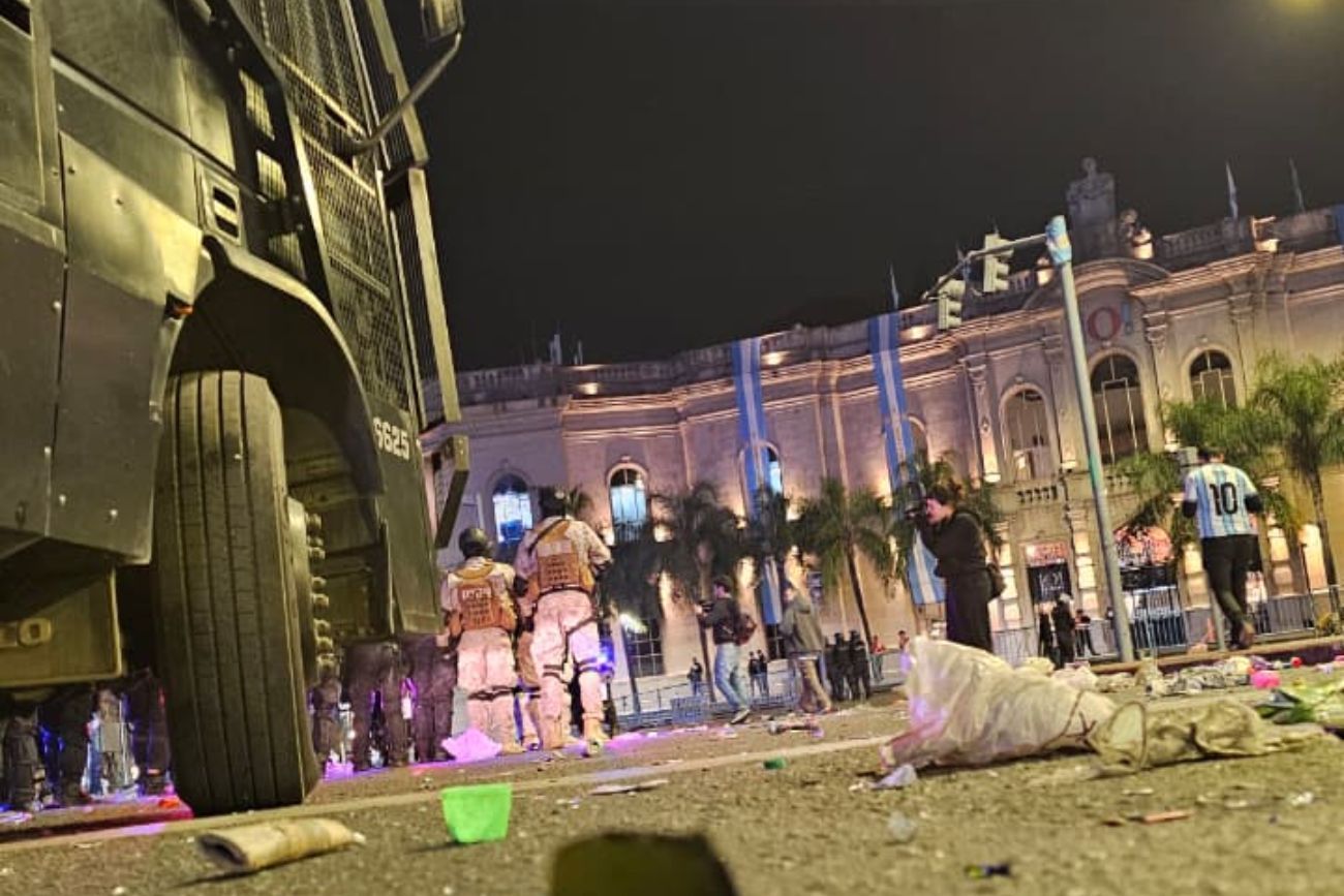 Incidentes en el Patio Olmos tras el triunfo: botellazos, seis detenidos y fuerte despliegue de seguridad