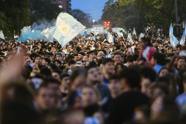 Festejos. Argentina le ganó 2-1 a Inglaterra y jugará la final del Mundial ante España.