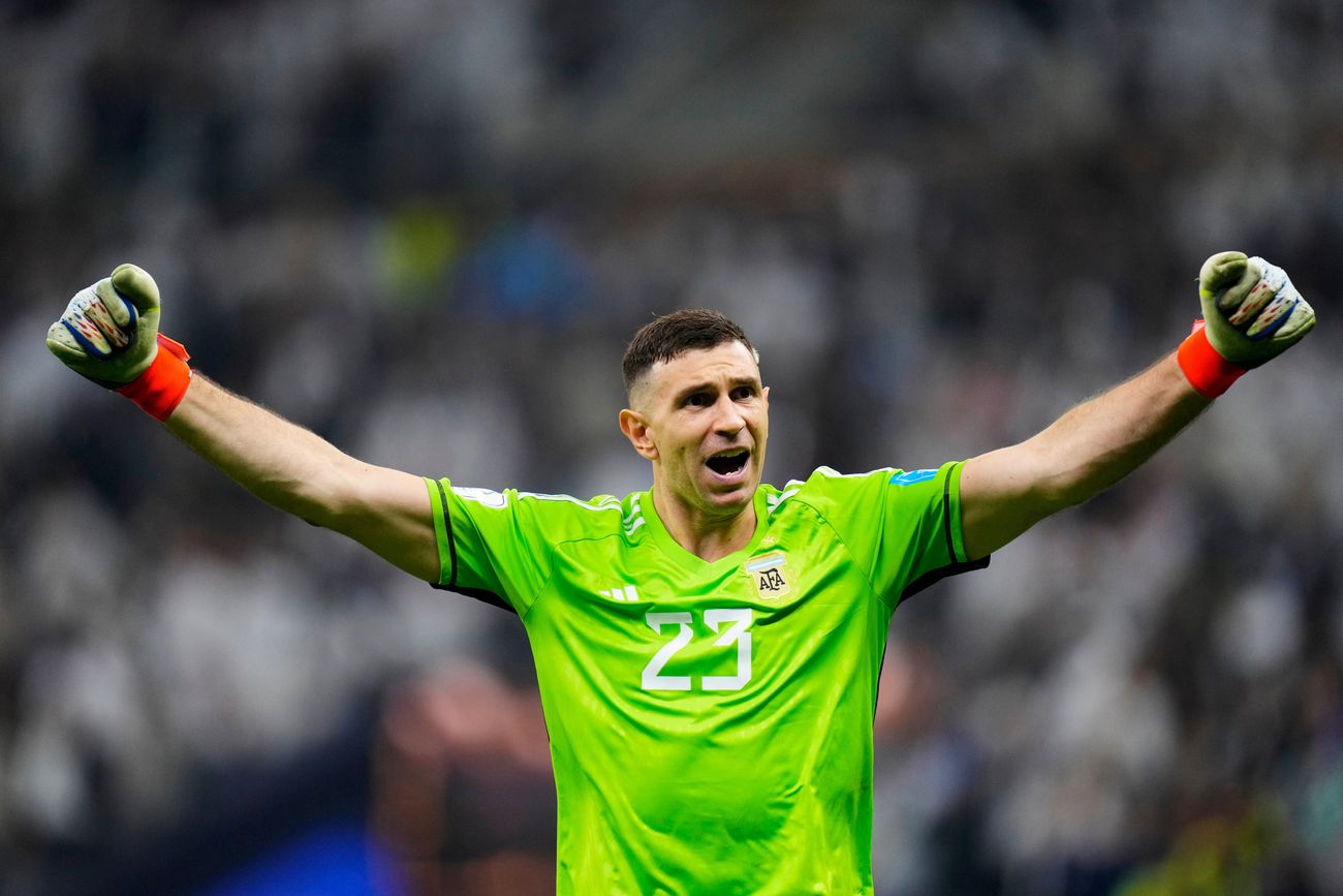 Dibu Martínez en Qatar 2022.