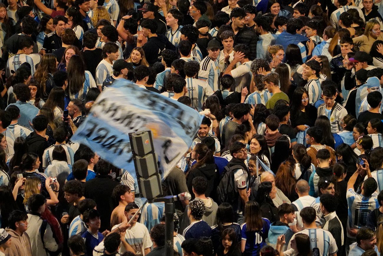 La fiesta argentina llegó hasta el otro lado del mundo: los países que explotaron con las canciones de la Selección tras eliminar a Inglaterra