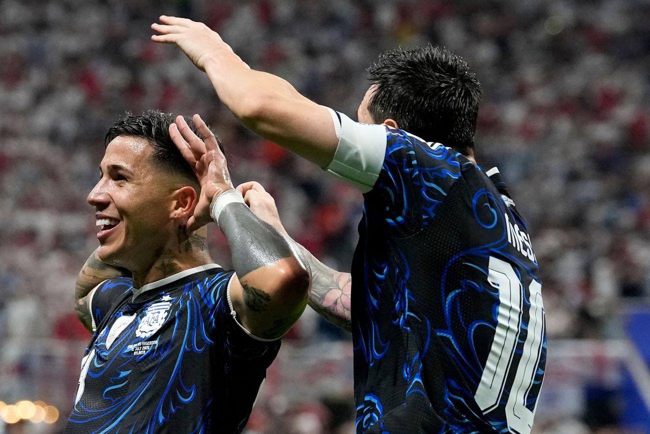 Argentina celebra el triunfo ante Inglaterra.