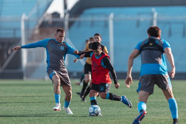 Nicolás Fernández en el amistoso con Estudiantes de RC.