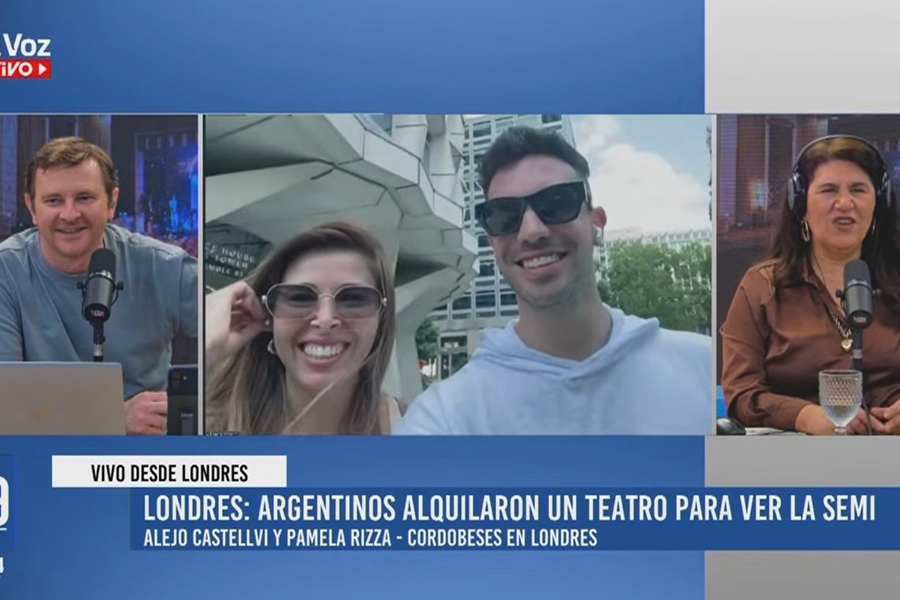 Los cordobeses que alquilaron un teatro en Londres y vieron la semifinal entre Argentina e Inglaterra.