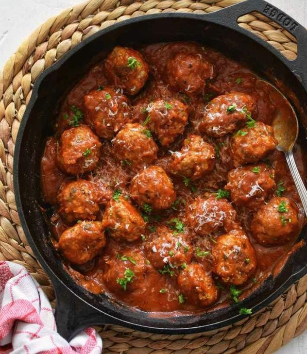 El truco de la abuela para hacer albóndigas caseras tiernas y llenas de sabor.
