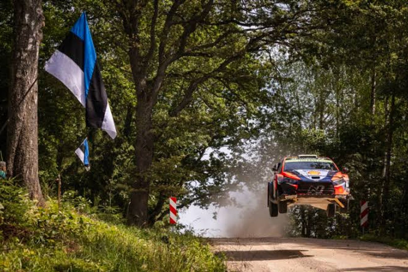 Grandes saltos y veloces tramos, son la clave para que el Rally de Estonia se ganara un lugar en el Mundial de Rally.