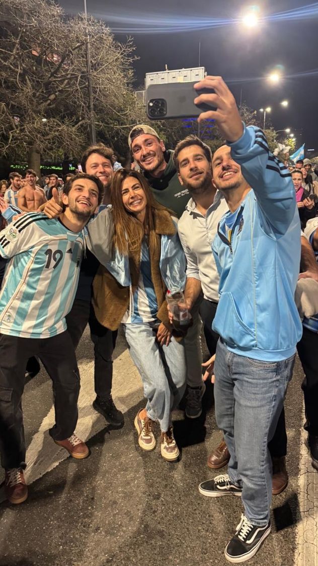 El look de Juliana Awada para festejar el triunfo de Argentina en el Obelisco.
