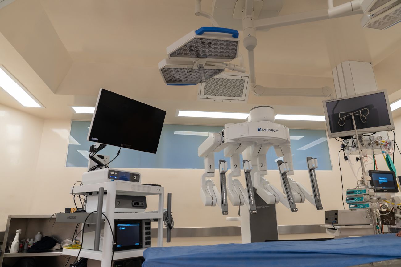 El Sanatorio Allende incorporó equipos especializados para intervenciones con cirugía robótica. 