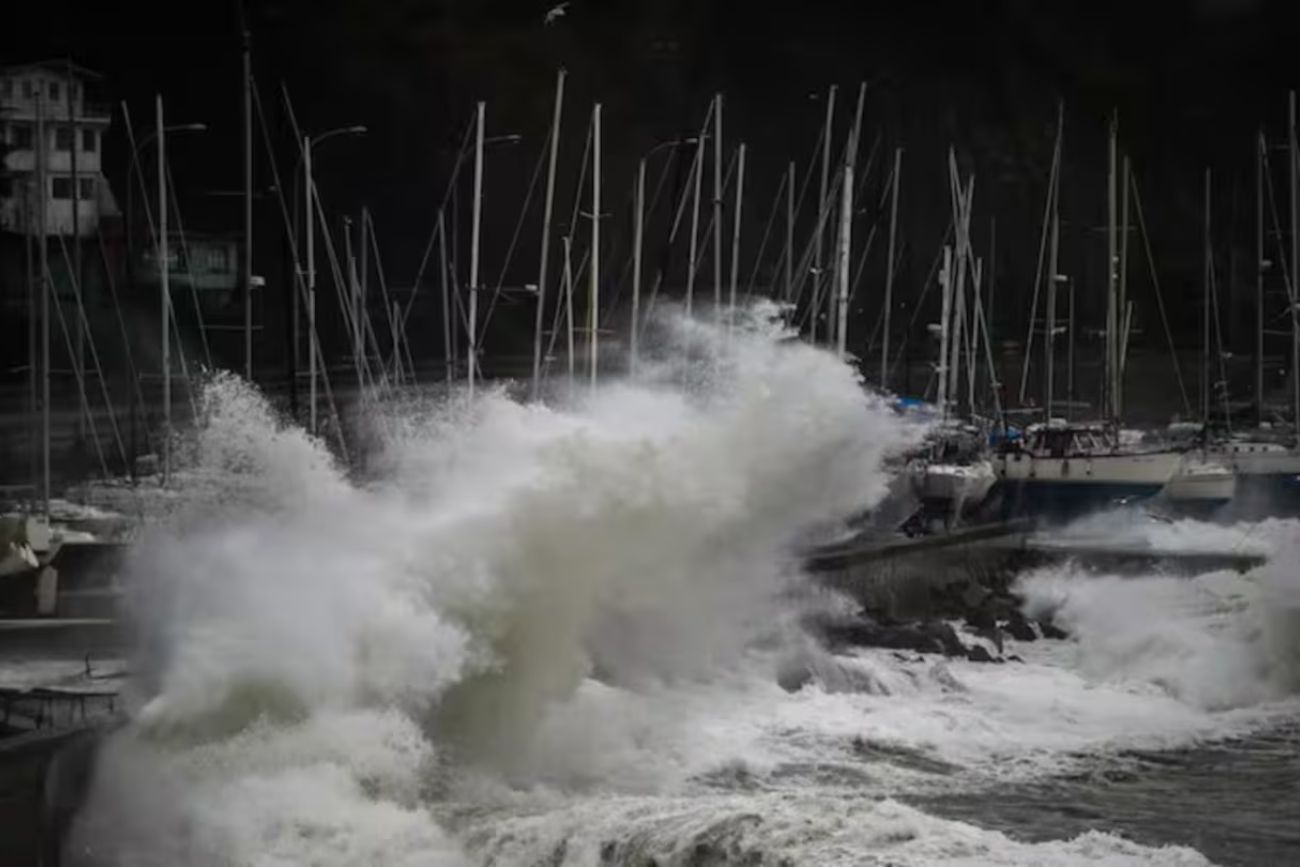 Chile en alerta: fuerte temporal por El Niño dejó a medio millón de personas sin luz y obliga a suspender clases