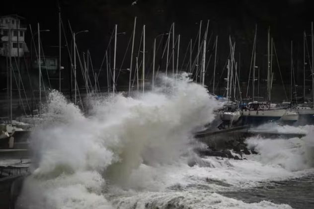 Chile en alerta: fuerte temporal por El Niño dejó a medio millón de personas sin luz y obliga a suspender clases