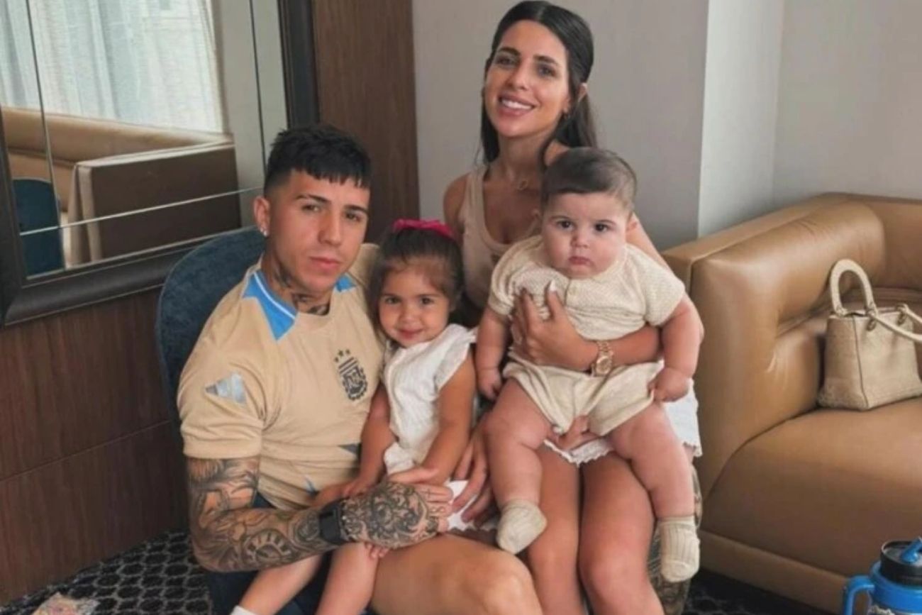 Enzo Fernández sorprendió con un nuevo negocio: así es Twentyfour, su marca de ropa familiar.
