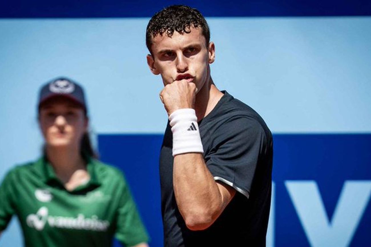 Juan Manuel Cerúndolo avanzó a cuartos de final del ATP 250 de Gstaad. 