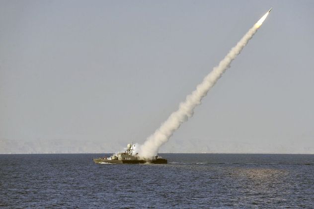 Estados Unidos intensificó su ofensiva con una sexta noche consecutiva de ataques contra objetivos en Irán