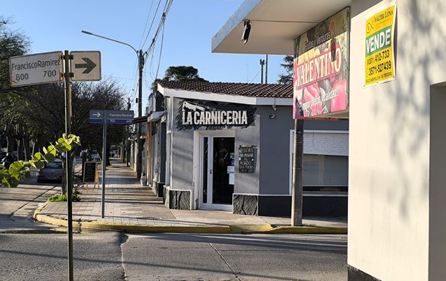 Casas con carteles "en venta" una imagen que se repite en todas las ciudades.