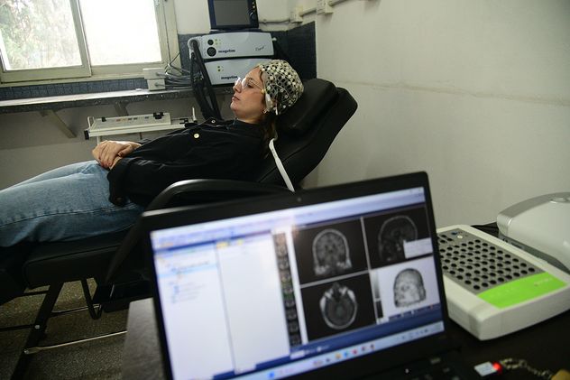 “El 95% de las mujeres con migraña ven que la enfermedad desaparece durante el embarazo”, dijo el neurólogo. 