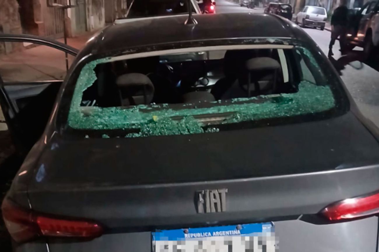 El auto dañado. (Policía)
