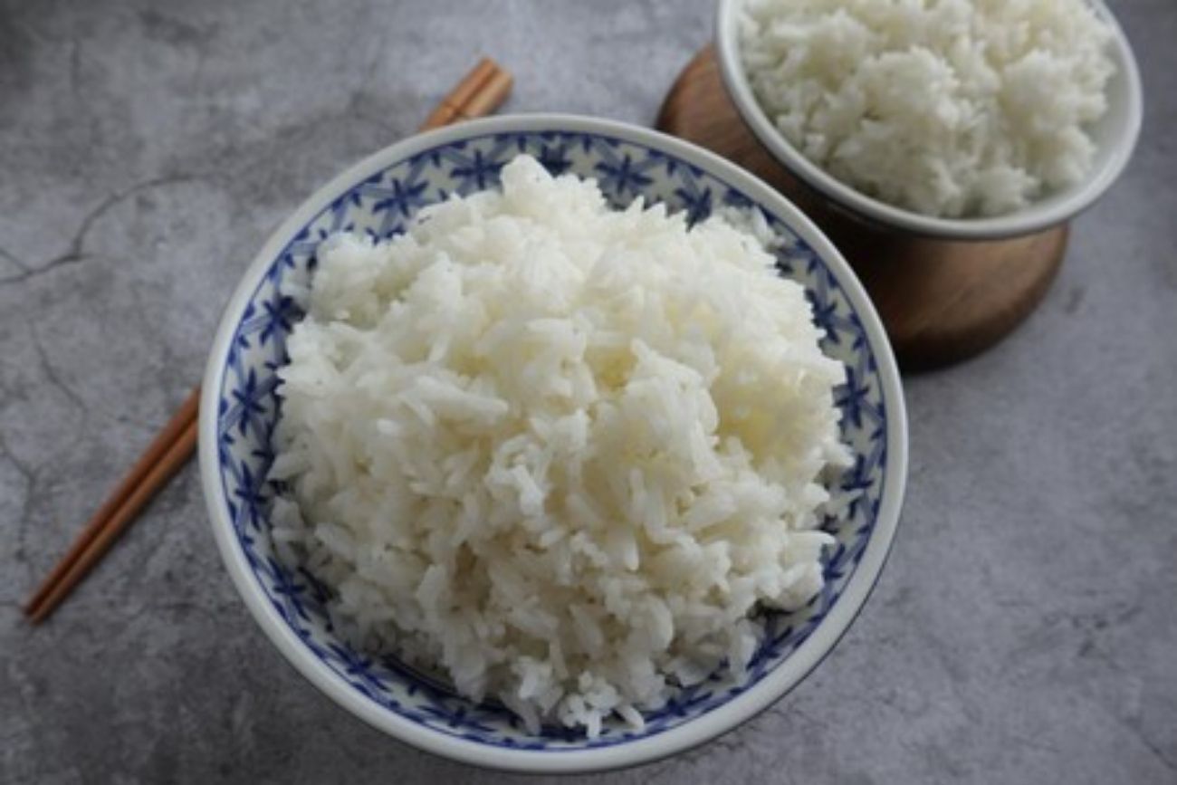Cómo cocinar el arroz perfecto: el error que casi todos cometen y deja los granos pegados.
