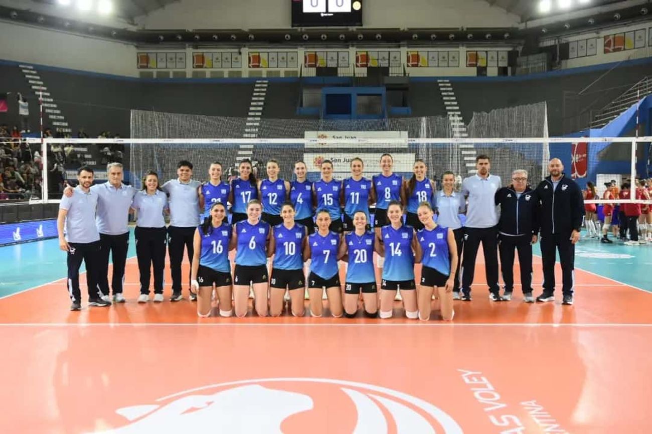 La selección argentina femenina de vóley confirmaron su plante de jugadoras que disputarán la Copa Sudamericana.