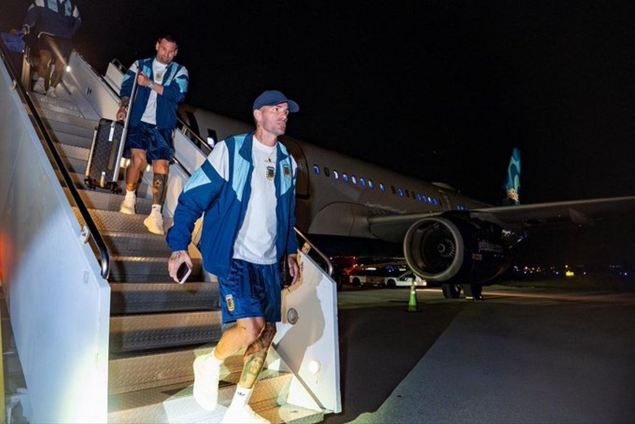 Tras el vuelo demorado, Argentina llegó a Nueva Jersey y ya se enfoca en la final