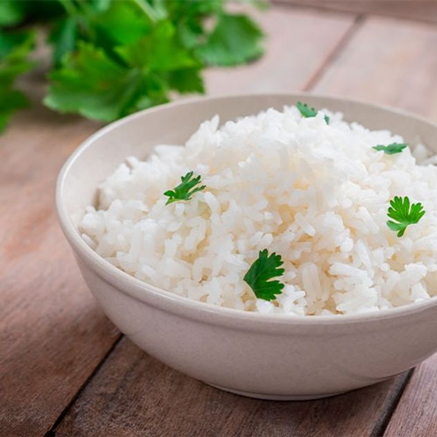 Cómo cocinar el arroz perfecto: el error que casi todos cometen y deja los granos pegados.