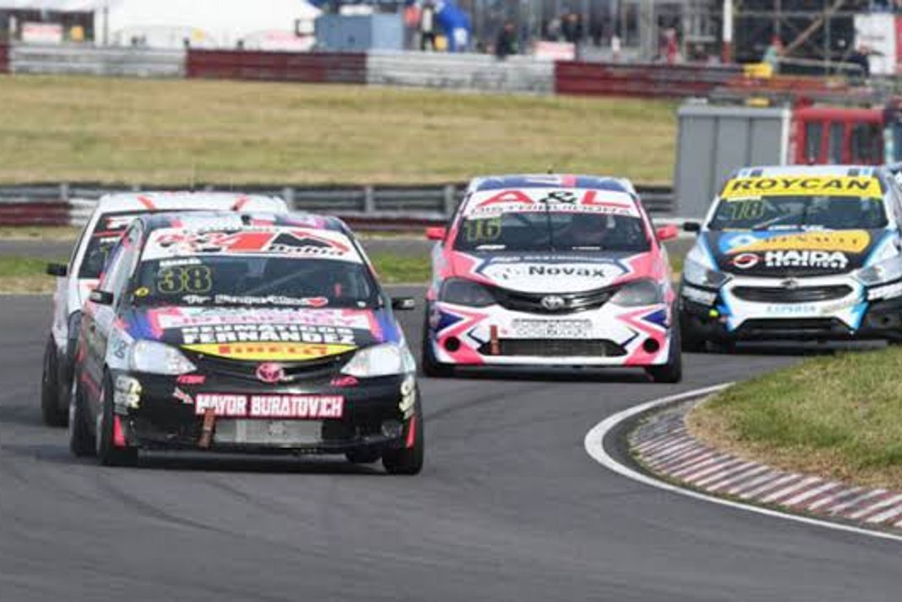 La categoría nacional con sus tres divisiones y la presencia de 21 pilotos cordobeses, competirá en el autódromo de Río Cuarto. 