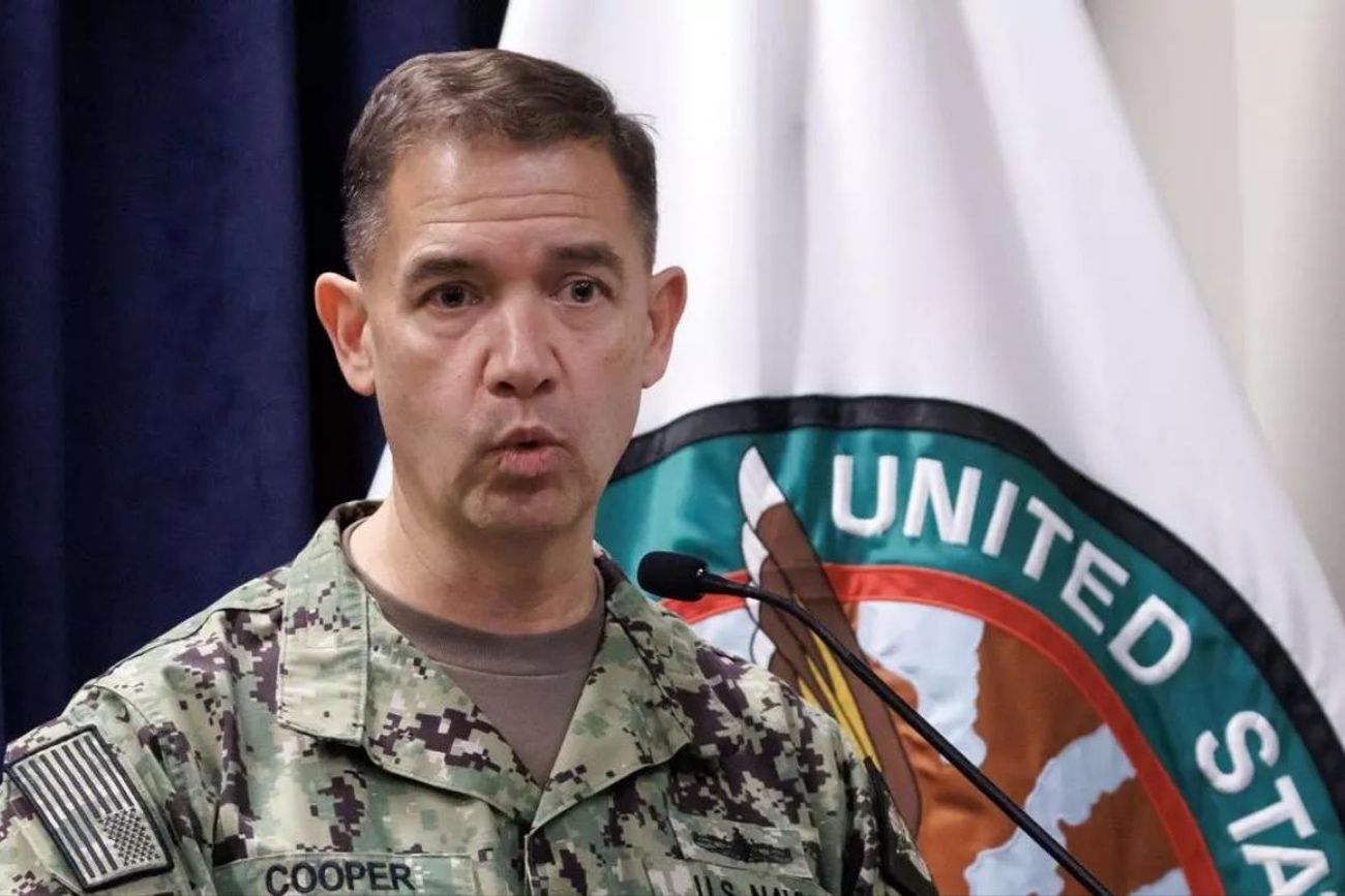Brad Cooper, del Comando Central de los Estados Unidos (CENTCOM), habla durante una conferencia de prensa en Florida, EEUU.