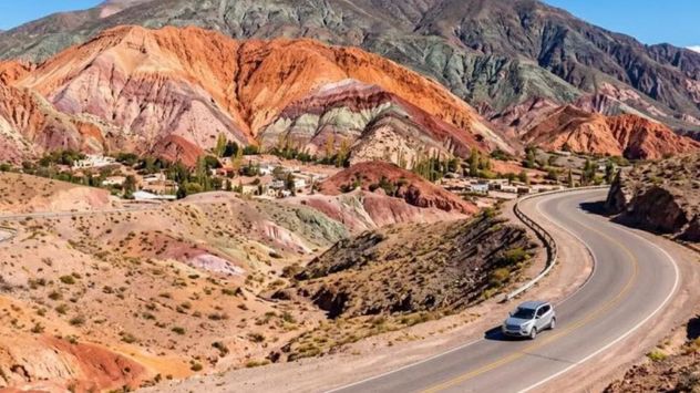 Cada vez más familias argentinas eligen recorrer el país en auto durante las vacaciones de invierno.