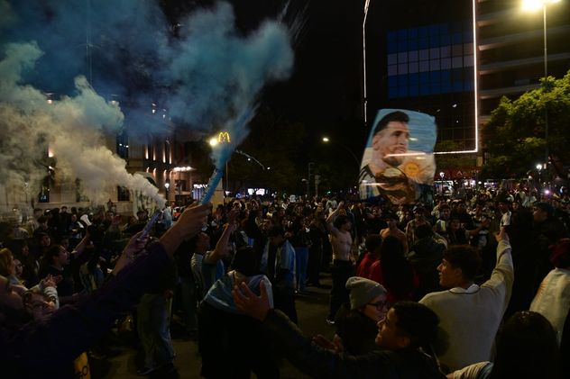Mundial 2026. Festejos en Patio Olmos por Argentina subcampéon.