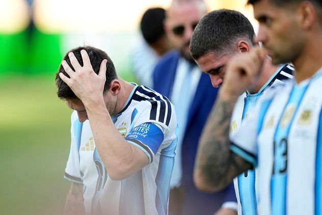 Lionel Messi, de Argentina, reacciona al final del partido de la final del Mundial entre España y Argentina en East Rutherford, Nueva Jersey, cerca de Nueva York, el domingo.
