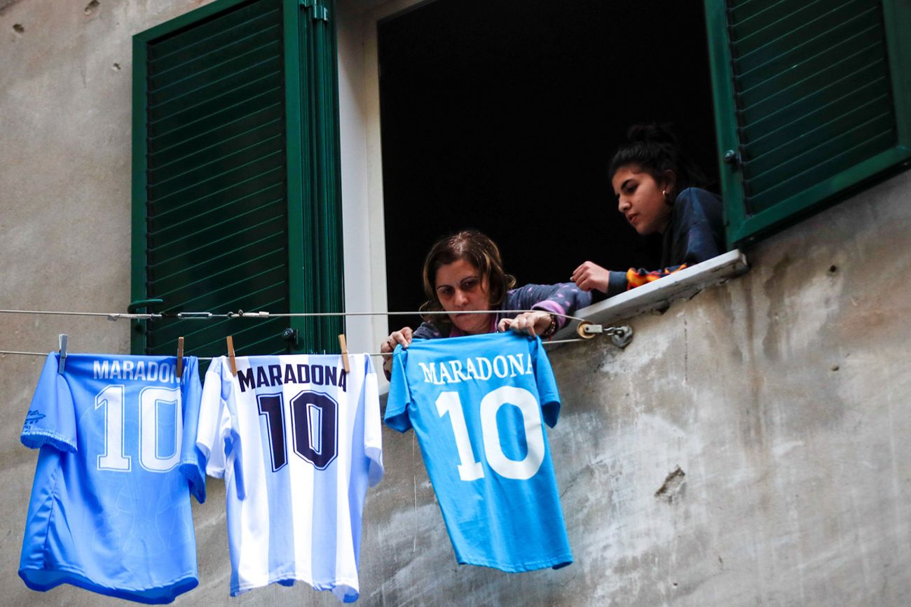 Nápoles juega con Argentina: la ciudad de Maradona se tiñó de albiceleste para la final