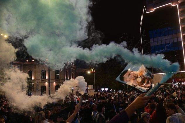 Los hinchas se reunieron en el Patio Olmos pese a la derrota de Argentina.