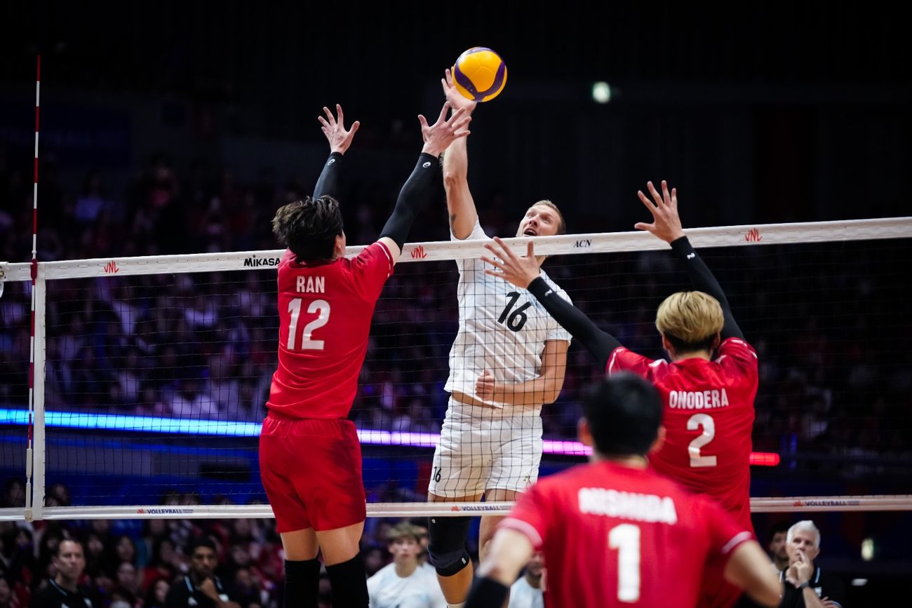 La Selección Argentina de vóley masculino se despidió de la VNL con una caída ante Japón.