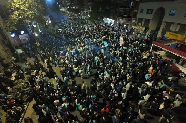 Mundial 2026. Festejos en Patio Olmos por Argentina subcampéon.