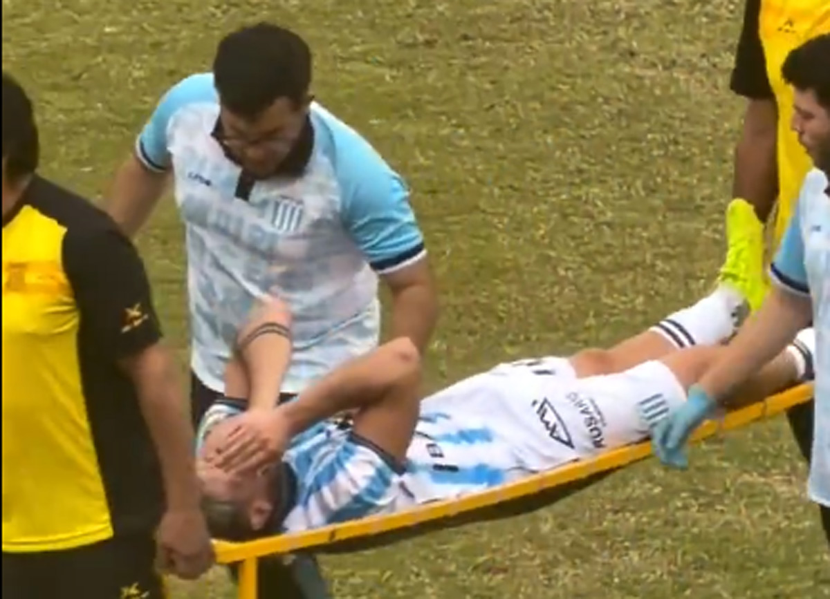 Córdoba se retiró llorando del campo de juego. 