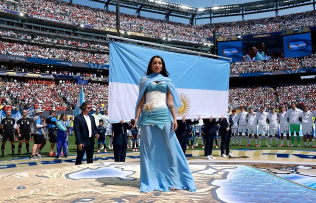 María Becerra publicó un potente mensaje para la Scaloneta tras cantar el Himno en la final del Mundial 2026 junto a un carrusel emocionante de fotos