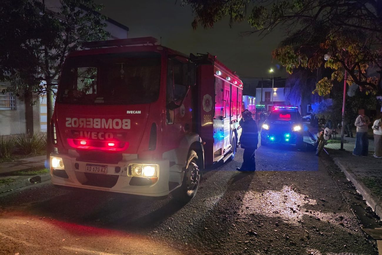 Trampas mortales. Muchas veces, por rejas colocadas en ventanas o en puertas por los robos, las viviendas se terminan convirtiendo en trampas mortales en incendios. 
