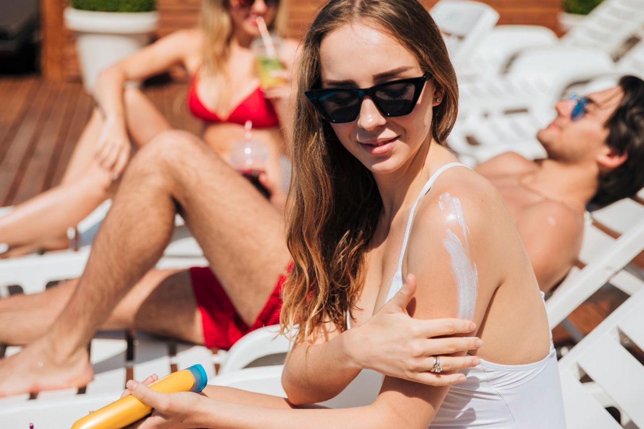 Prohibieron tres marcas de protectores solares: la medida la tomó Anmat. 