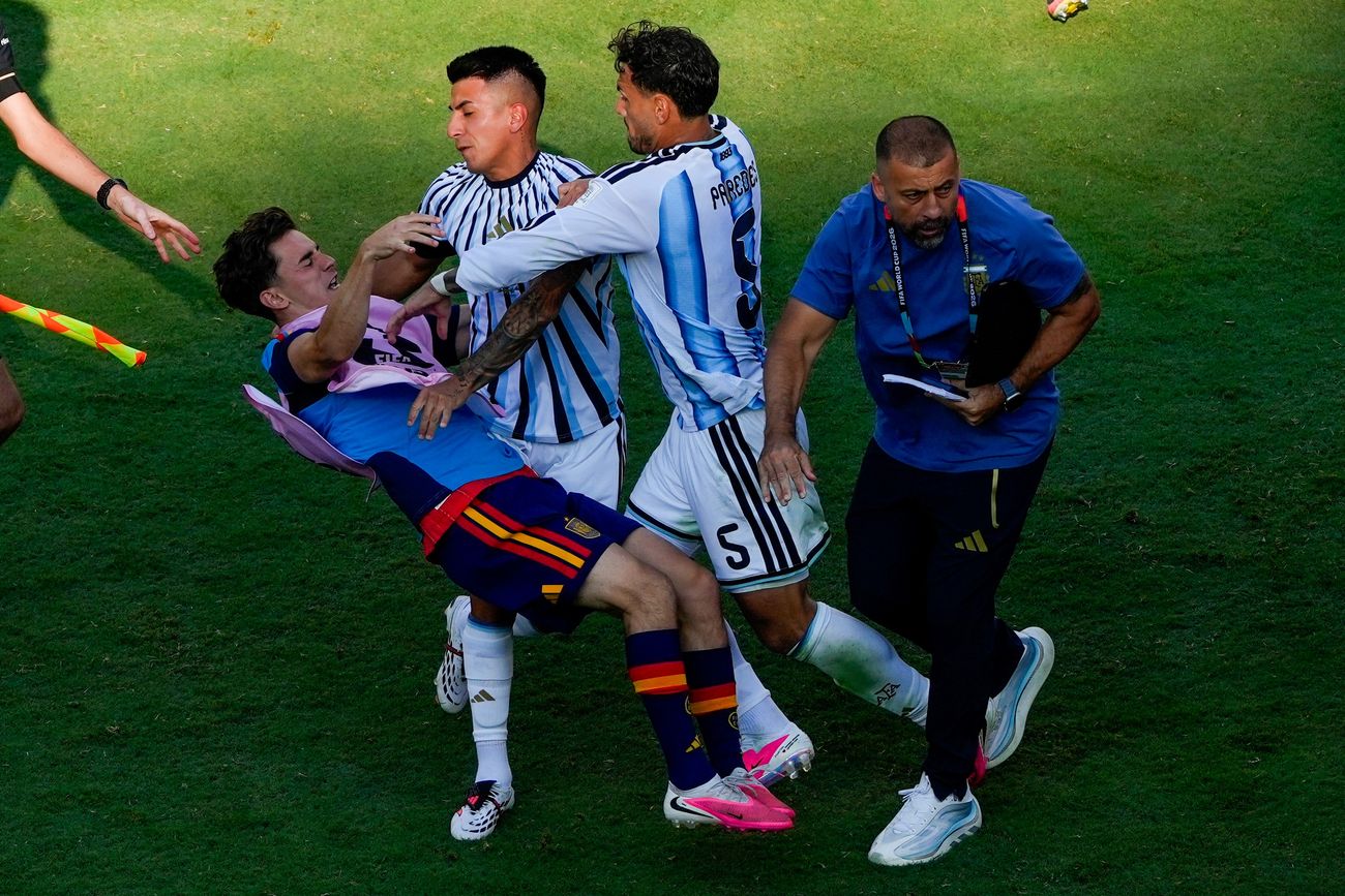 Paredes al final del partido.