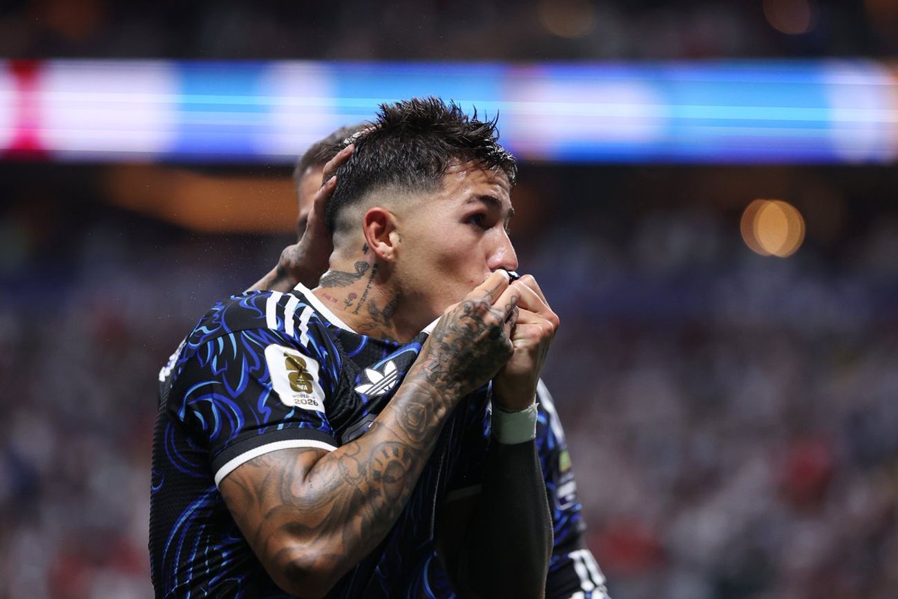 Enzo Fernández agradeció a los hinchas argentinos en sus redes sociales.