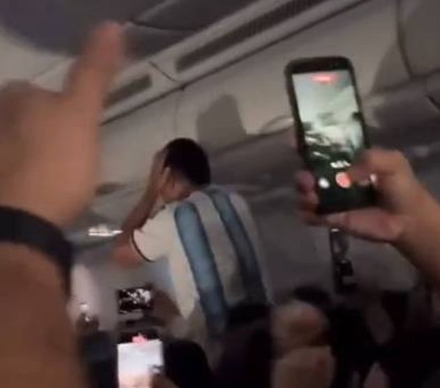 Piloto español hizo creer a argentinos que habían ganado el Mundial.