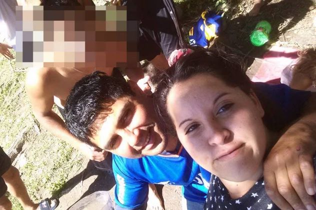 Rocío Belén Gómez, de 27 años, junto
a su pareja, padre de su hija menor y autor de su muerte este lunes.
