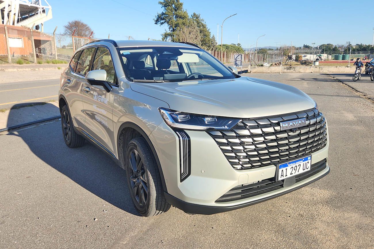 Es la versión híbrida del utilitario deportivo (SUV) de Haval para el Segmento C (compacto). Complementa la oferta de las H6 y H6 GT, que se venden en Argentina desde noviembre de 2024.