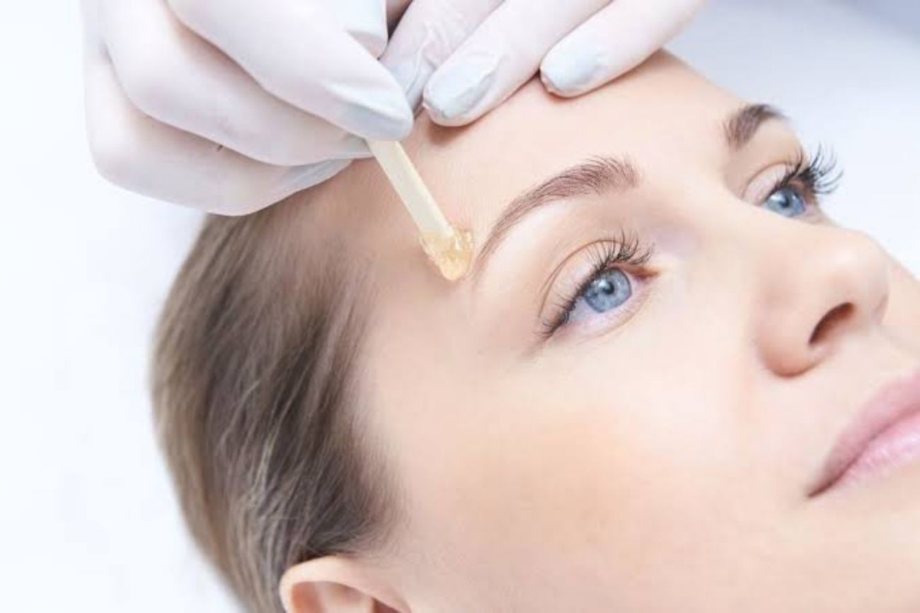 Depilación facial: cuál es el mejor método según tu piel y qué errores evitar.