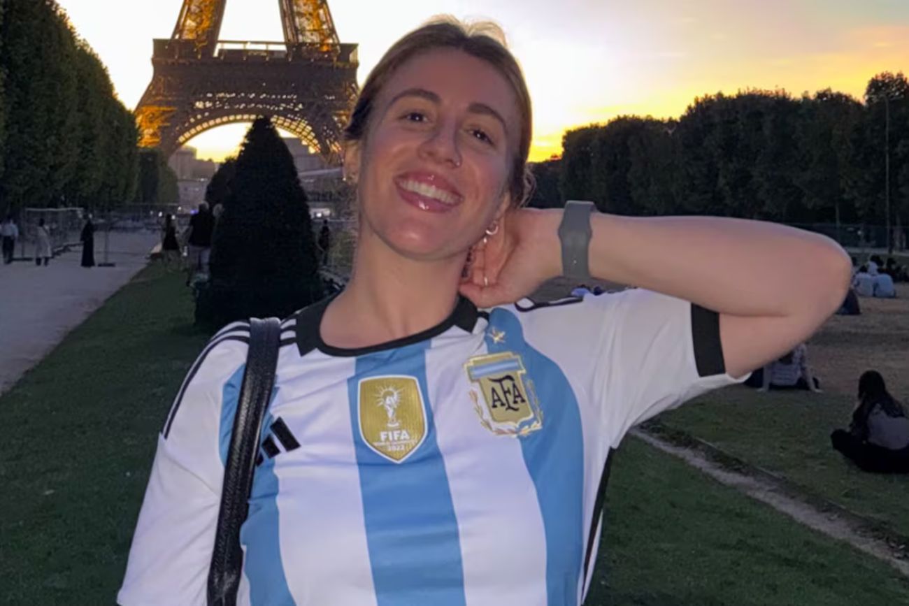 Laura Esquivel con la camiseta de Argentina.