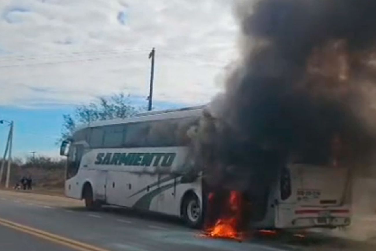 Daños en el colectivo. (Policía)