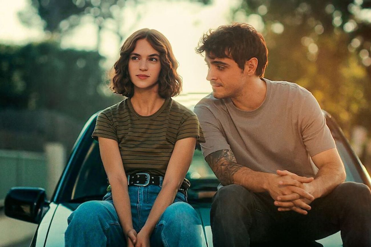 El mapa de los anhelos llegó a Netflix como una de las apuestas románticas de la plataforma y adapta una de las novelas más populares de Alice Kellen.