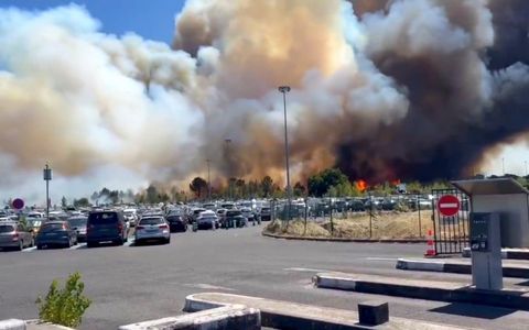 Incendio junto al aeropuerto de Burdeos