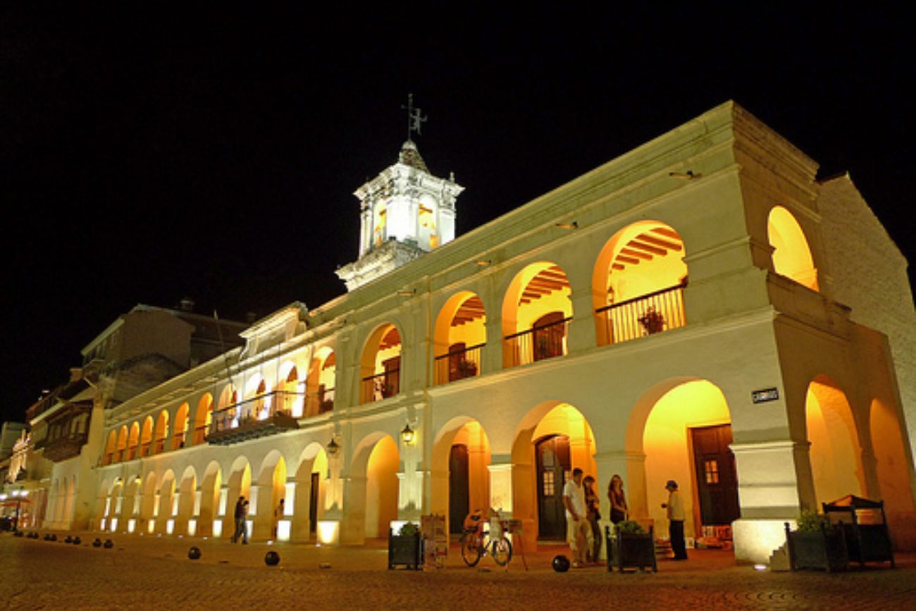 Encontraron muerto a un hombre frente al Cabildo de Salta.